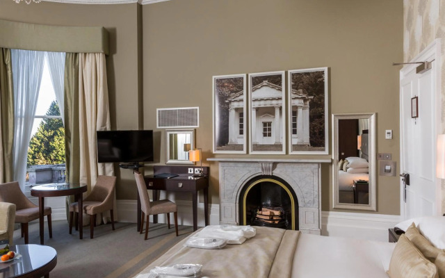 Oakley Hall Hotel