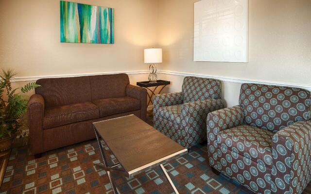 Best Western Governors Inn & Suites