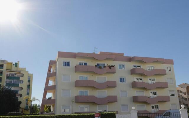 Protea CleverDetails 214, Located in heart of Vilamoura Sleeps 2 adults, 1child