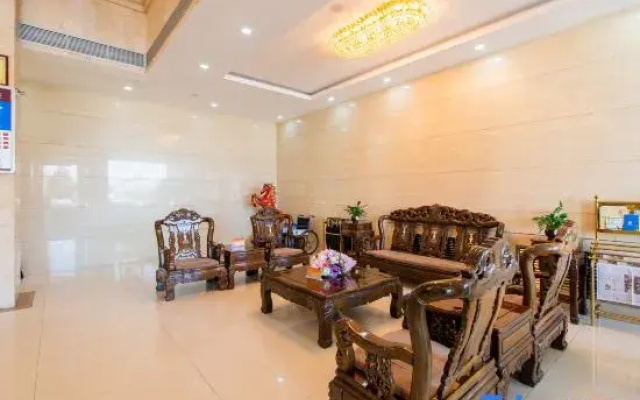 Yanchi Hotel