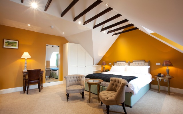 Buccleuch and Queensberry Arms Hotel