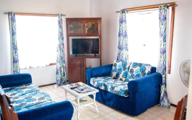 Tropical Breeze Guest House