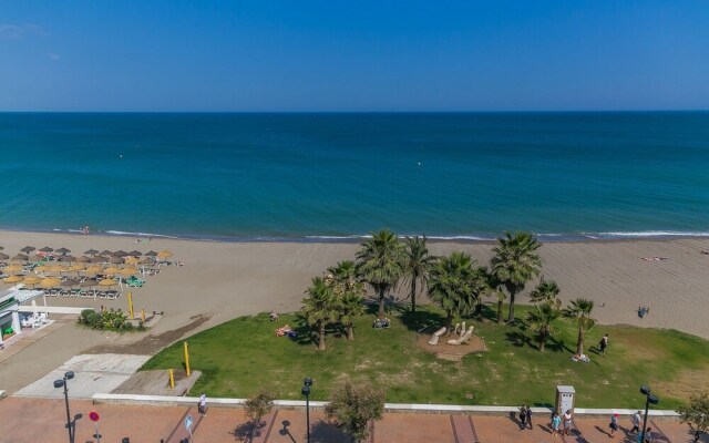 Beachfront 4BR Big groups or 2 families