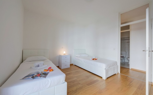 Locarno Place – Guest Rooms – Locarno