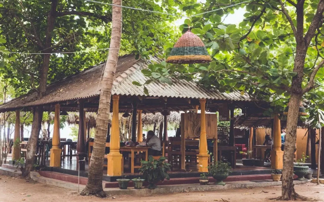 Rupa's Hotel Arugambay