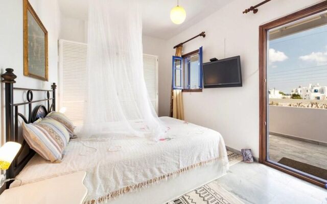 Ricos Two Bedroom Apartment - Naoussa Paros