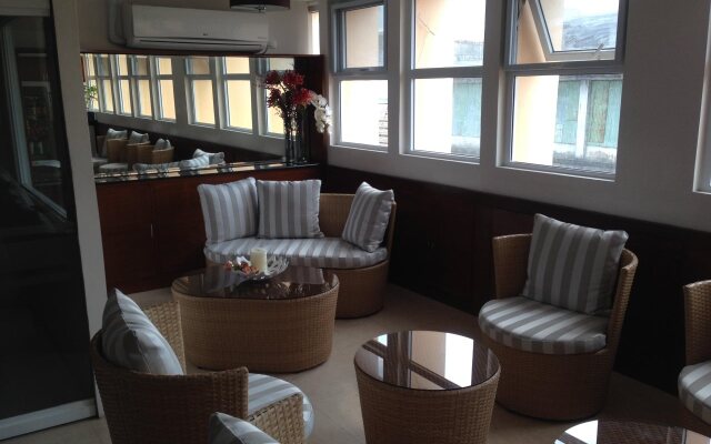 Ridgecrest Gardens Hotel