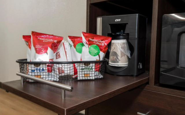 Red Roof Inn PLUS+ & Suites Knoxville West-Cedar Bluff