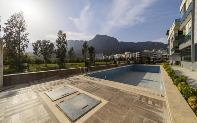 Flat With Shared Pool and Balcony in Konyaaltii