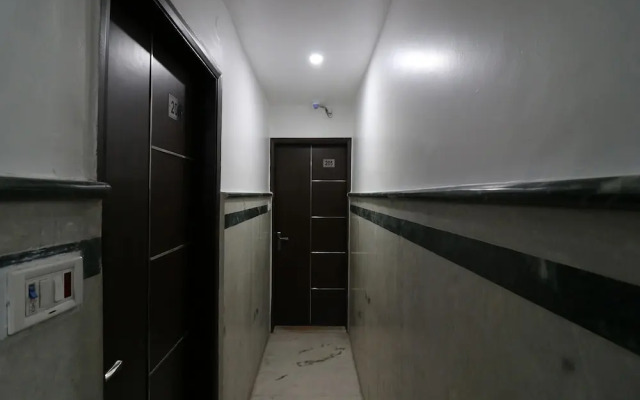 OYO 27802 Hotel Boom Room