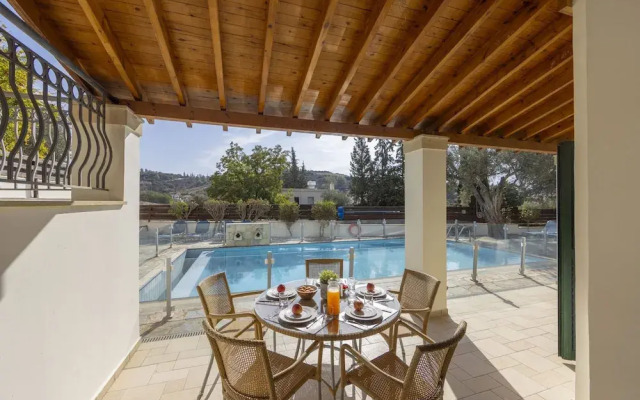 Rhodia Villa in Steni