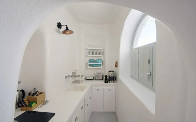 Cave Suite Oia