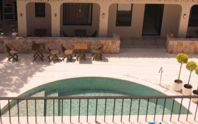 Timeles* resort Hotel