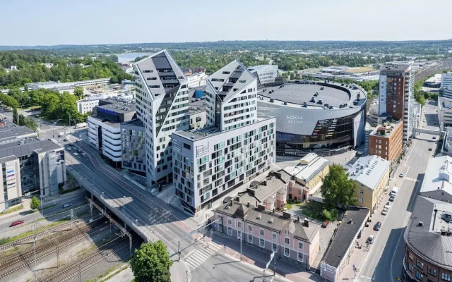 12th Floor Sauna Retreat with Stunning City Views
