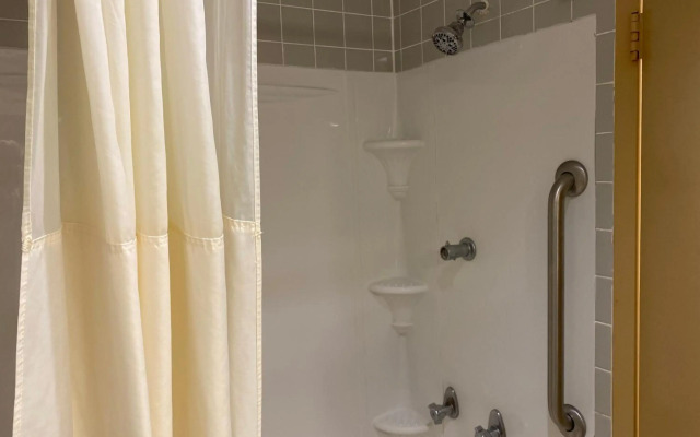 Quality Inn Airport