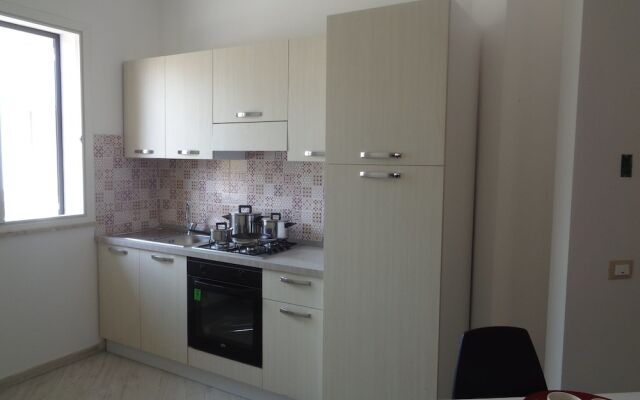 Eryx Apartments