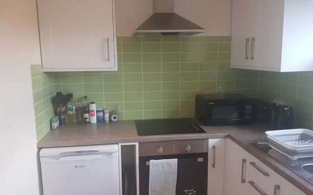 Lovely Large Garden Flat