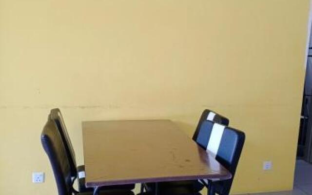 Cameron's Square Apartment