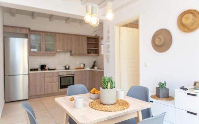 Sorokos Suite 8