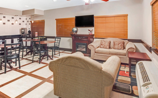 Super 8 By Wyndham Houston/I-10/Federal Road