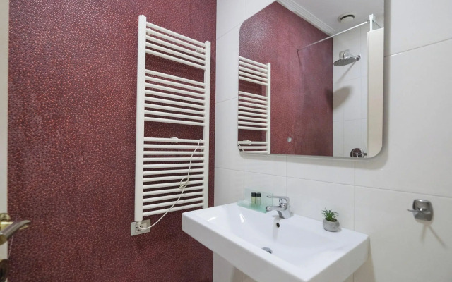 Golden City Hotel, Tirana