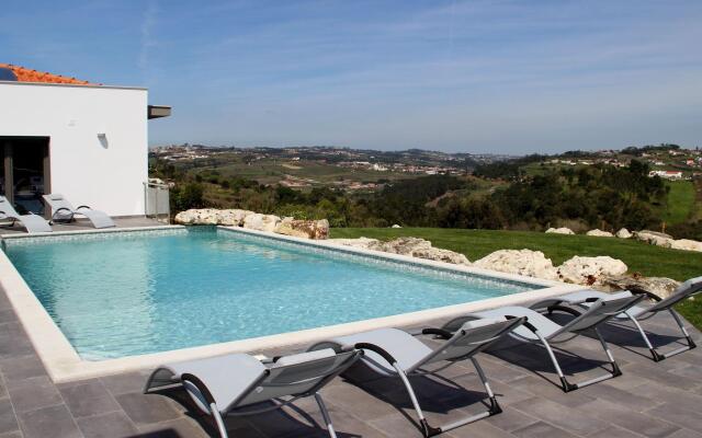 Spacious Villa in Salir de Mato With Private Pool, Terrace