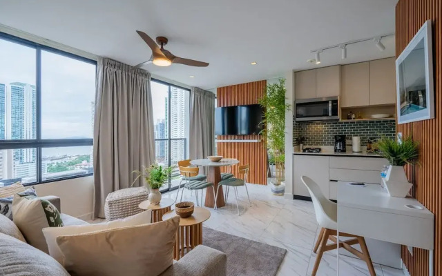 w Majestic 1BR w Beautiful View in Calle 50