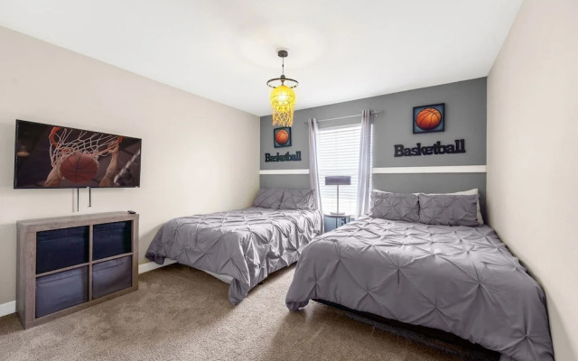 Relax Near Disney 4BR Home With Pool