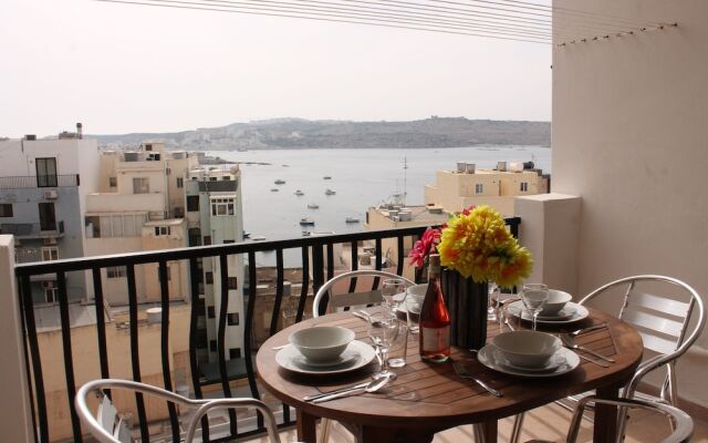 Getawaysmalta - Seashells Apartment 11 With Terrace and Sea Views in Bugibba