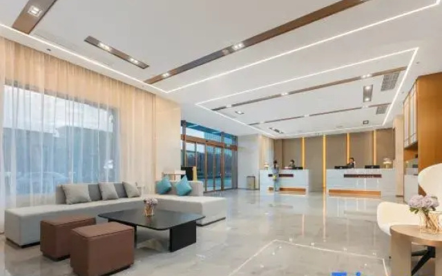 Lavande Hotel (Yangzhou Baoying Baitian North Road)