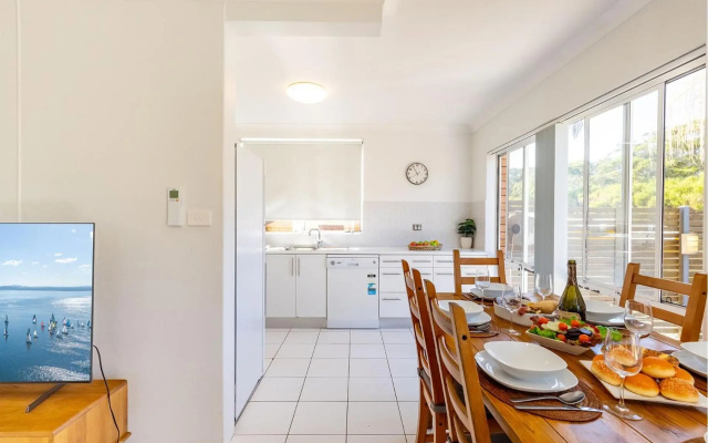 Marine Drive 1 12 – Guest Rooms – Fingal Bay