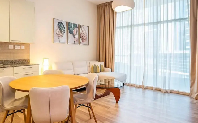 Homesgetaway-Cozy 1BR Bay Square Bldg. 9