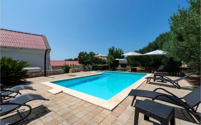 Holiday home Rtina 24