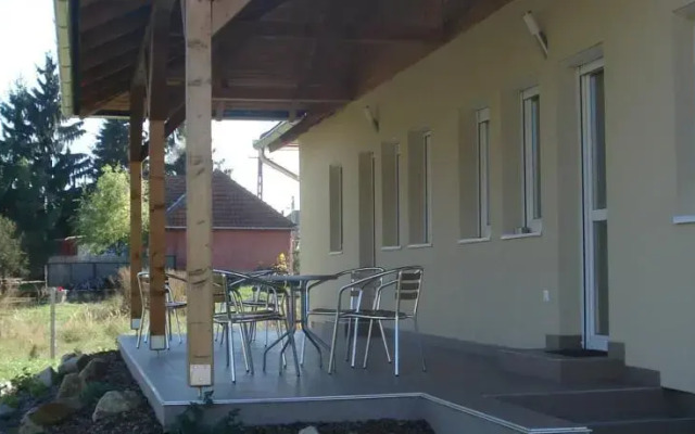 Hegyeskő Apartmanház