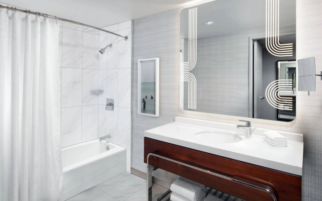 Sheraton Grand Los Angeles