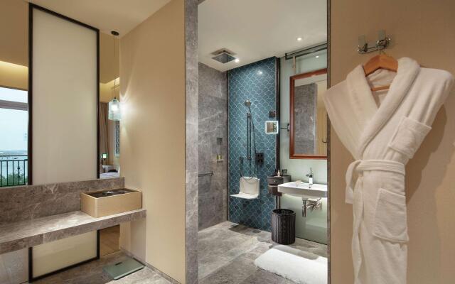 Hilton Dalian Golden Pebble Beach Resort