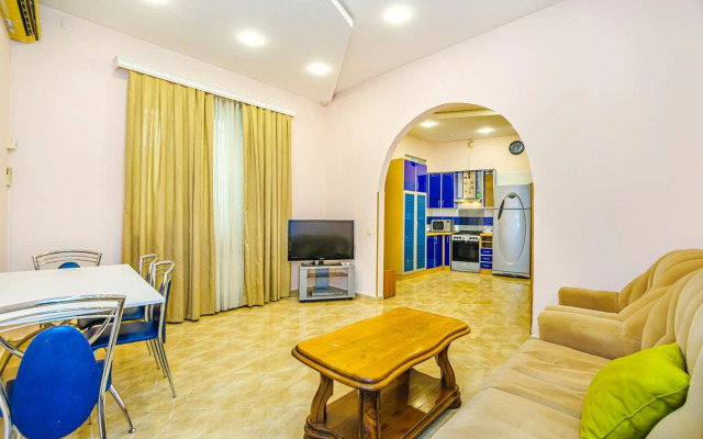 Old City 3 Room Lux Home