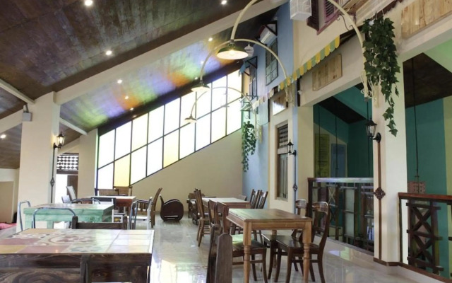 Omah Njonja Bed & Brasserie