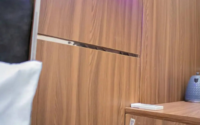 Laycon Hotel & Suites