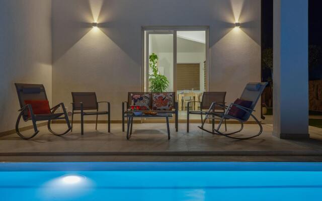 Villa Shamsi, heated pool and beach at 70 mt-Villa shamsi