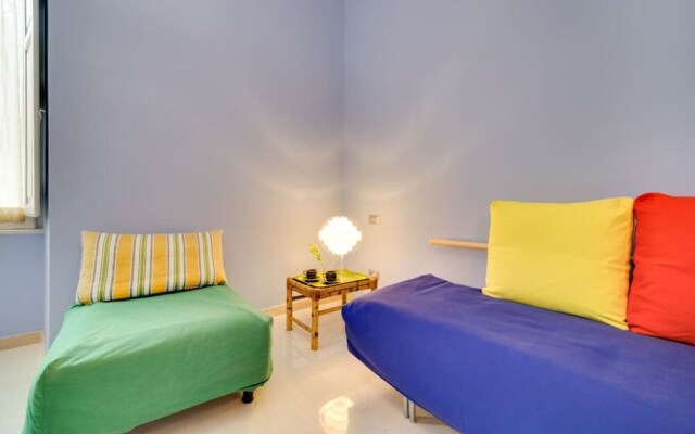 Nice & Colorful 1bed Flat - up to 5 Guests!