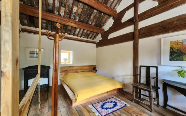 Secret Moon – Guest Rooms – Dali