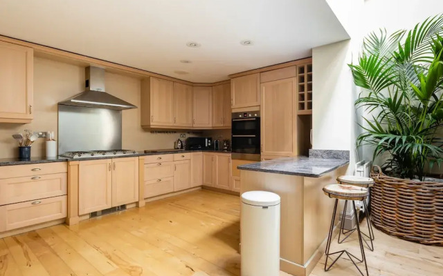 The Luxe Chelsea Townhouse