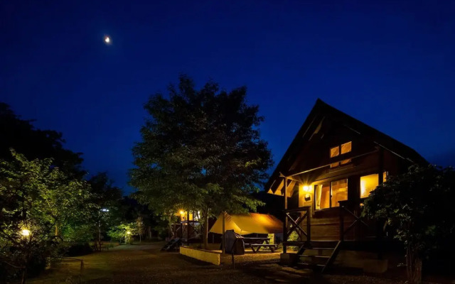 Asian Resort Camp Tapa