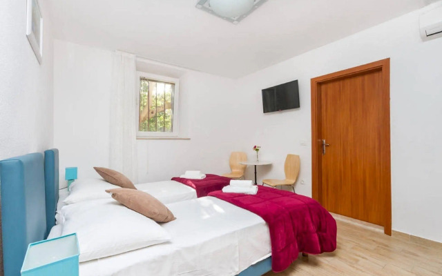 Peruzovic Rooms 2
