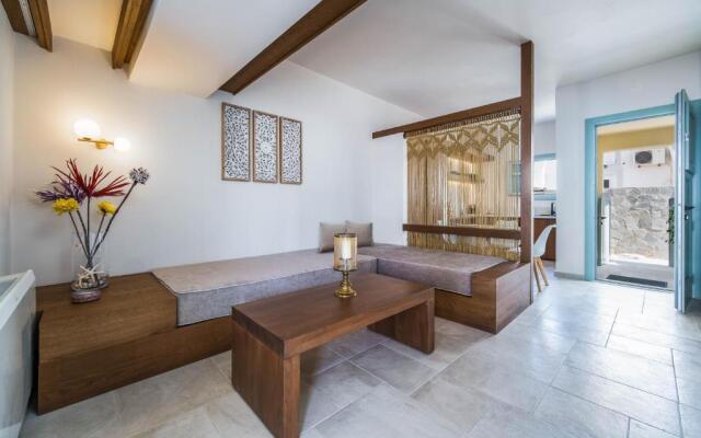New Villa Katerina - 3 Villas & 3 Private Jacuzzi