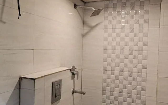 Spot On 43878 Sudarshan