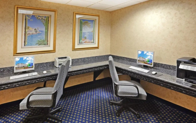 Holiday Inn Express Hotel & Suites Jenks by IHG