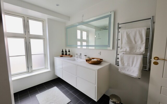 Dinesen Collection Luxury Condos by Kings Square