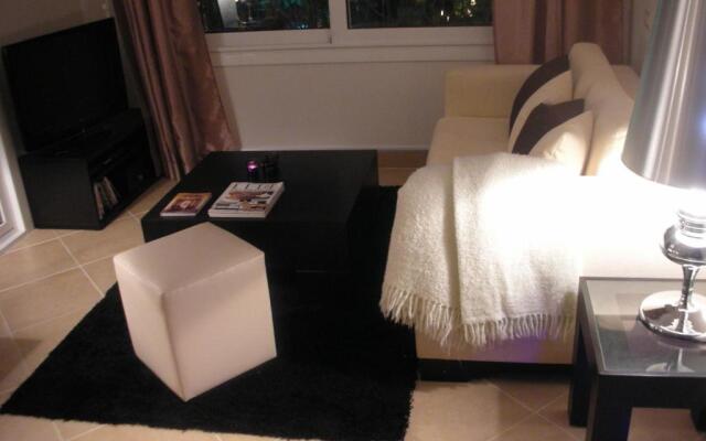 Designer Studio With Amazing Views of the Red Sea!